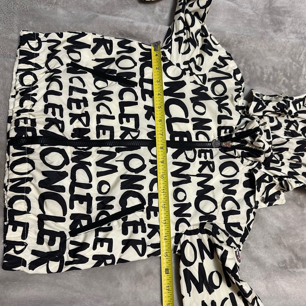 Price firm Moncler kids jacket - Picture 11 of 11